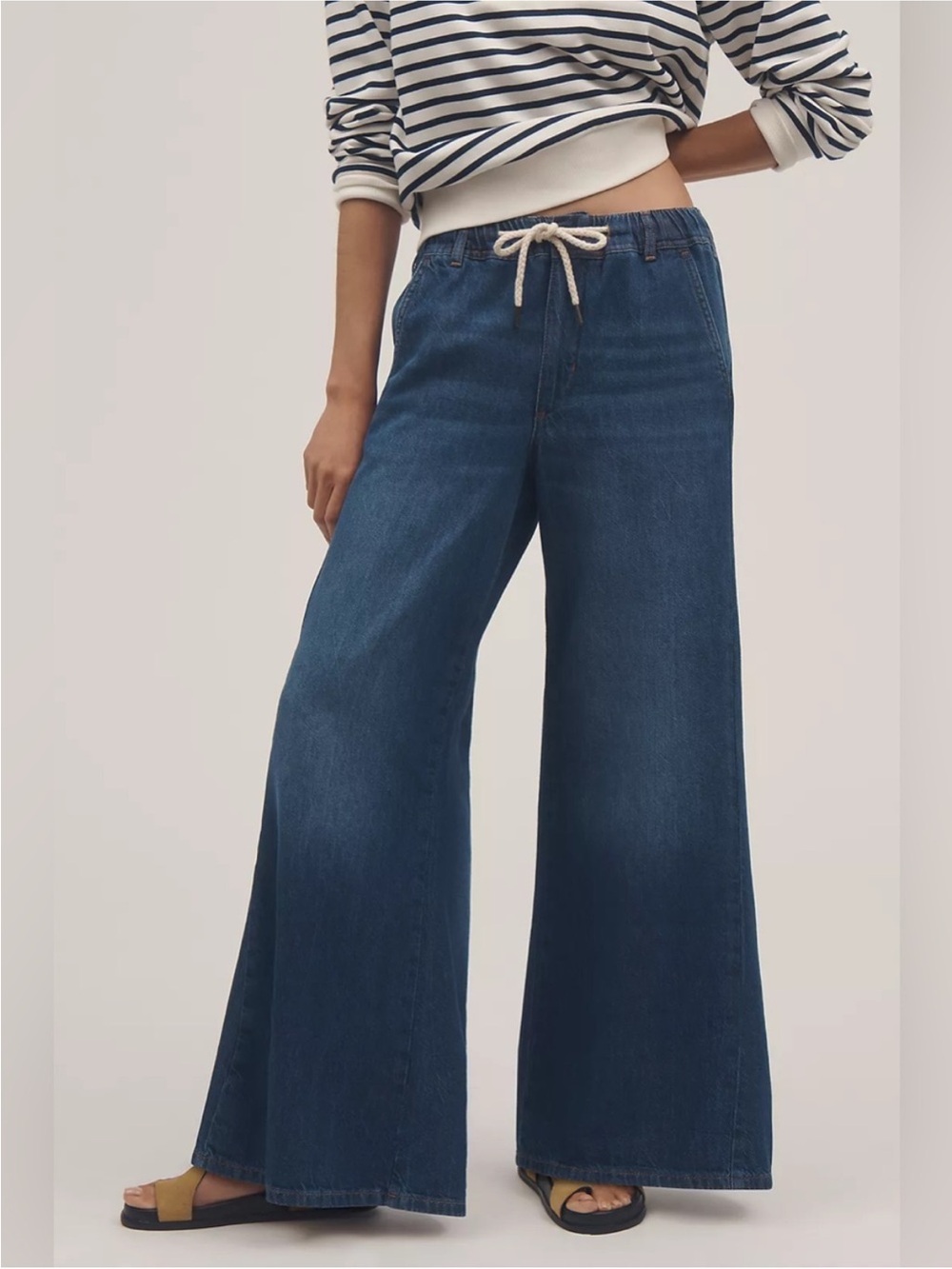 NWT Pilcro Adi Pull-On Mid-Rise Flare Jeans
